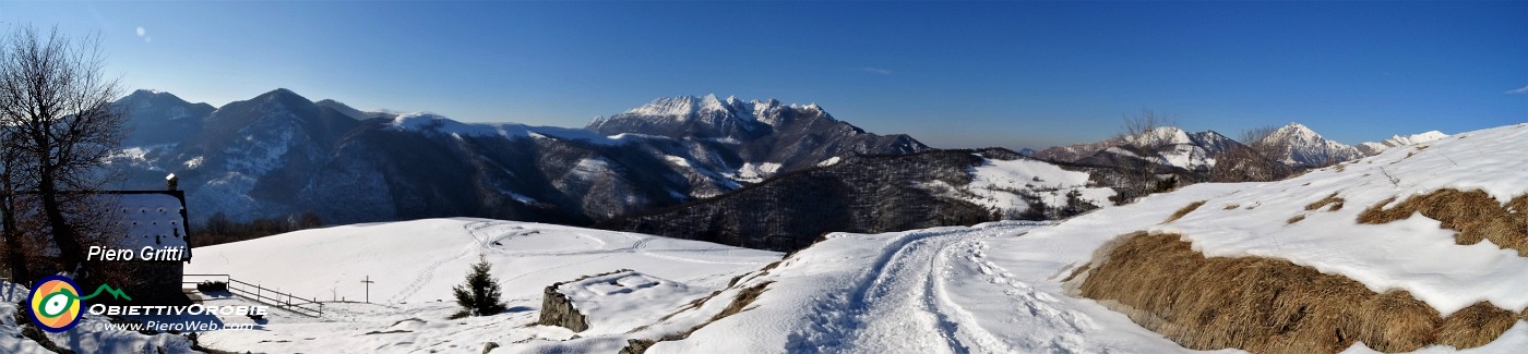 18 Vista verso i Canti, Zuc di Valbona, Costa del Palio, Resegone, Grigne.jpg